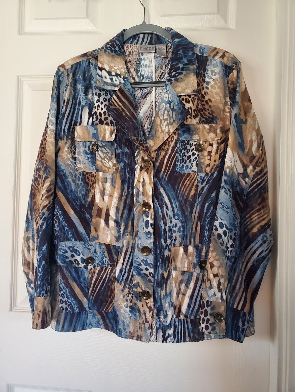 Chico's Blue Tan Animal Print Button-Up Jacket Safari Lightweight Pockets Size 2